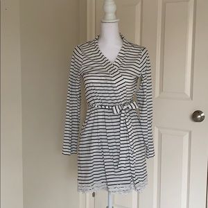 Aerie lounge robe Size M
